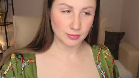 Snapshot of helens_lov chatting on May 22, 2026, 2:40 am Helen online show from May 22, 2026, 2:40 am