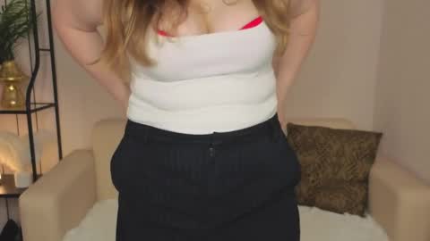 Snapshot of helens_lov chatting on May 28, 2026, 1:14 am Helen online show from May 28, 2026, 1:14 am