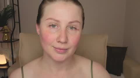 Snapshot of helens_lov chatting on June 7, 2026, 5:11 am Helen online show from June 7, 2026, 5:11 am
