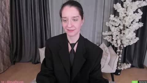 Helen online show from March 12, 2025, 12:15 pm