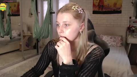 Snapshot of helenundersin chatting on June 28, 2026, 3:51 pm Helen online show from June 28, 2026, 3:51 pm