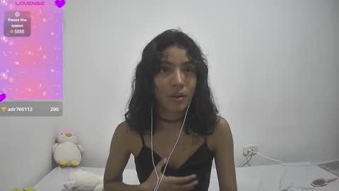 Helia Transfem and Amy online show from January 1, 2025, 5:22 am