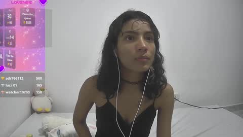 Helia Transfem and Amy online show from January 1, 2025, 8:24 am