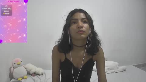 Helia Transfem and Amy online show from January 2, 2025, 5:24 am