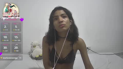 Helia Transfem and Amy online show from January 5, 2025, 7:49 pm
