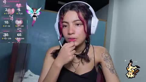 Helia Transfem and Amy online show from October 20, 2025, 4:13 am