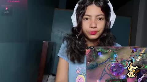 Helia Transfem and Amy online show from November 17, 2025, 11:49 am