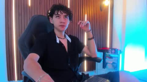 Snapshot of helios_obscuro chatting on September 25, 2025, 12:31 pm helios_obscuro online show from September 25, 2025, 12:31 pm