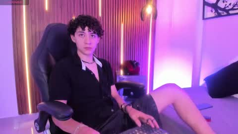 Snapshot of helios_obscuro chatting on September 26, 2025, 3:38 pm helios_obscuro online show from September 26, 2025, 3:38 pm