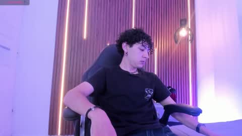 Snapshot of helios_obscuro chatting on September 28, 2025, 12:21 pm helios_obscuro online show from September 28, 2025, 12:21 pm