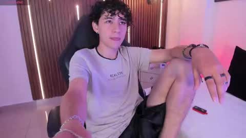 Snapshot of helios_obscuro chatting on October 4, 2025, 1:20 pm helios_obscuro online show from October 4, 2025, 1:20 pm