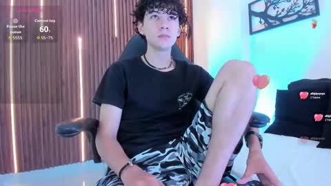 Snapshot of helios_obscuro chatting on October 7, 2025, 12:02 pm helios_obscuro online show from October 7, 2025, 12:02 pm