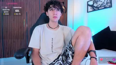 Snapshot of helios_obscuro chatting on October 8, 2025, 12:25 pm helios_obscuro online show from October 8, 2025, 12:25 pm