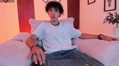 Snapshot of helios_obscuro chatting on November 1, 2025, 2:57 am helios_obscuro online show from November 1, 2025, 2:57 am