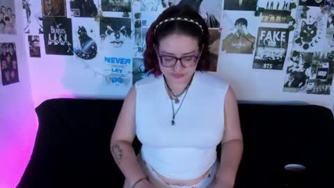 hellen online show from June 11, 2026, 4:43 am