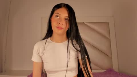 hellen__smith_ online show from June 6, 2026, 3:06 pm
