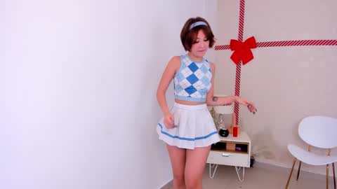 Snapshot of hellen_coy chatting on December 24, 2024, 9:28 am Julieta online show from December 24, 2024, 9:28 am