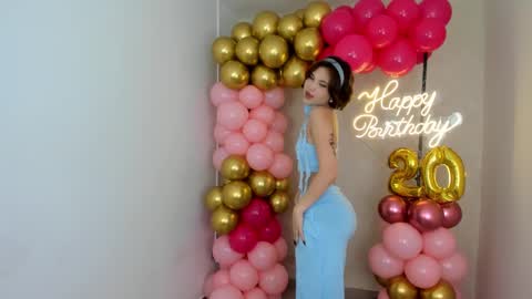 Snapshot of hellen_coy chatting on December 30, 2024, 2:08 pm Julieta online show from December 30, 2024, 2:08 pm