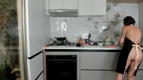 Snapshot of hellen_coy chatting on February 9, 2025, 12:41 pm Julieta online show from February 9, 2025, 12:41 pm