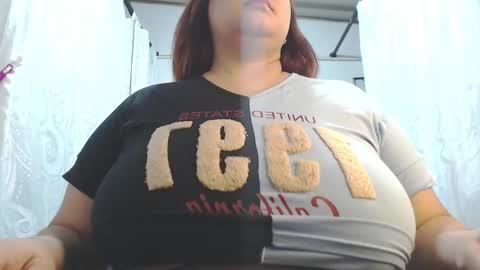 Snapshot of hellen_sevda chatting on June 4, 2026, 12:33 pm Hellen Sevda online show from June 4, 2026, 12:33 pm