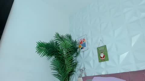 hellen     online show from December 15, 2024, 5:10 pm
