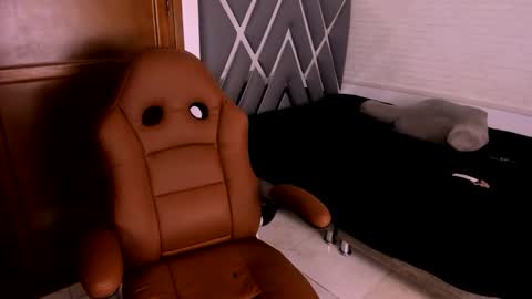 Snapshot of hellena_1 chatting on September 28, 2025, 7:52 pm Juliet online show from September 28, 2025, 7:52 pm