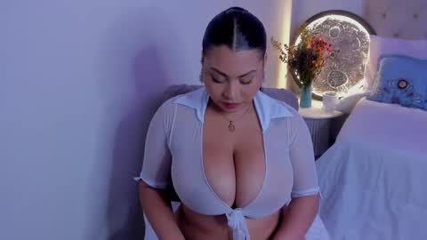 Snapshot of hellenamazing chatting on December 17, 2025, 3:01 am hellenamazing online show from December 17, 2025, 3:01 am