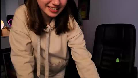 Helli online show from March 8, 2025, 12:00 am