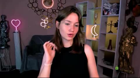 Snapshot of helli_belli chatting on October 17, 2025, 7:16 pm Helli online show from October 17, 2025, 7:16 pm