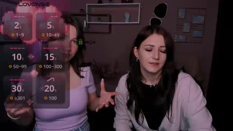 Snapshot of helli_belli chatting on October 21, 2025, 8:09 pm Helli online show from October 21, 2025, 8:09 pm