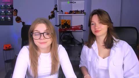 Snapshot of helli_belli chatting on October 25, 2025, 7:19 pm Helli online show from October 25, 2025, 7:19 pm