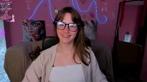 Snapshot of helli_belli chatting on June 11, 2026, 12:32 am Helli online show from June 11, 2026, 12:32 am