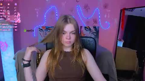 Snapshot of helli_belli chatting on June 12, 2026, 7:24 pm Helli online show from June 12, 2026, 7:24 pm