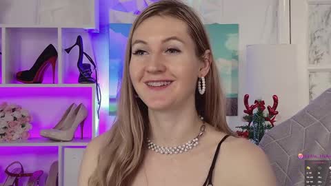 Snapshot of hello_lisha chatting on December 18, 2024, 11:34 am Alisia Monday to Friday from 10 am to 4 pm GMT 2 online show from December 18, 2024, 11:34 am