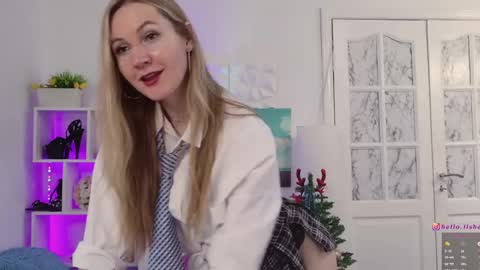 Snapshot of hello_lisha chatting on December 23, 2024, 8:11 am Alisia Monday to Friday from 10 am to 4 pm GMT 2 online show from December 23, 2024, 8:11 am