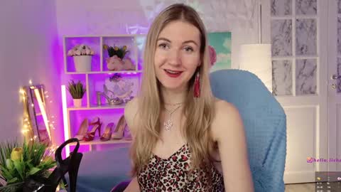 Snapshot of hello_lisha chatting on February 14, 2025, 9:13 am Alisia Monday to Friday from 10 am to 4 pm GMT 2 online show from February 14, 2025, 9:13 am