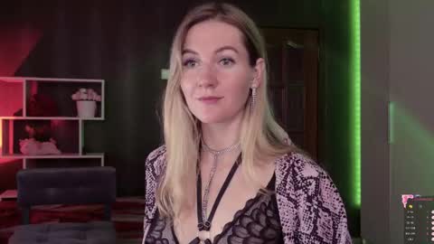 Alisia  Monday to Friday from 10 am to 4 pm GMT 2 online show from October 14, 2025, 8:15 am