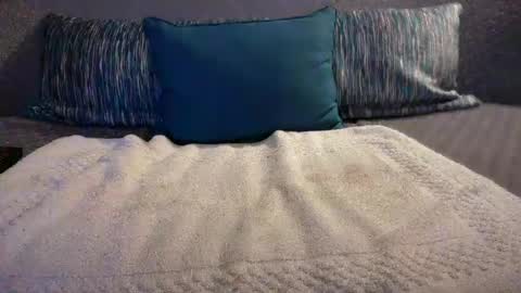 hellodaddyxxxl online show from June 25, 2026, 3:17 am