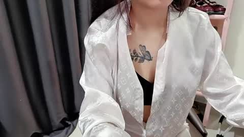 Snapshot of hellokitty_sexy chatting on July 12, 2026, 11:29 pm hellokitty_sexy online show from July 12, 2026, 11:29 pm