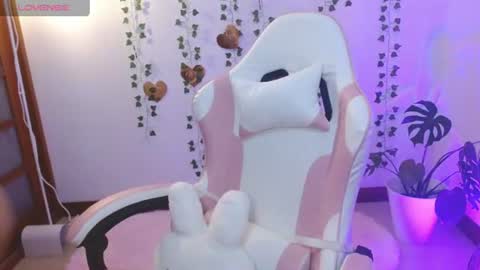 hellokitty_valery1 online show from June 13, 2026, 3:37 am