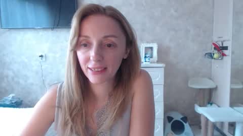 Snapshot of hellokittykaty chatting on October 15, 2025, 7:19 am Victory online show from October 15, 2025, 7:19 am