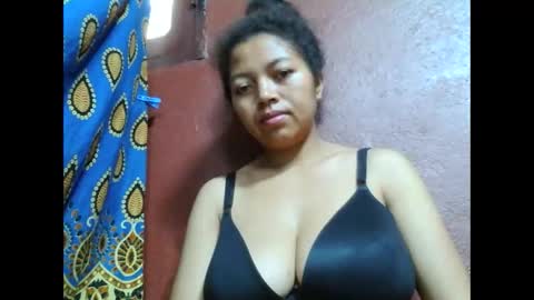 henitsaldy online show from October 3, 2025, 2:52 am