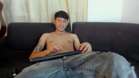 Snapshot of henrik_senn chatting on September 24, 2025, 8:45 pm henrik_senn online show from September 24, 2025, 8:45 pm