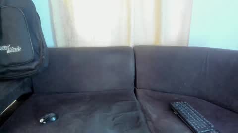 Snapshot of henrik_senn chatting on October 2, 2025, 6:15 pm henrik_senn online show from October 2, 2025, 6:15 pm