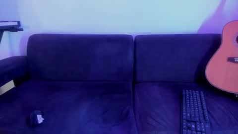 henrik_senn online show from November 19, 2025, 3:06 am