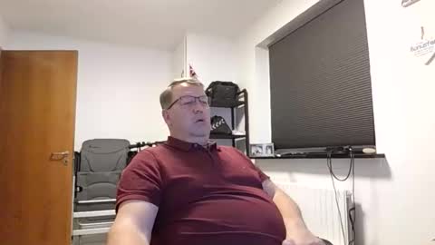Snapshot of henrikrp1971 chatting on October 25, 2025, 3:29 pm henrikrp1971 online show from October 25, 2025, 3:29 pm
