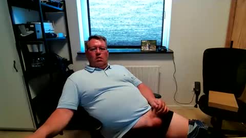 henrikrp1971 online show from May 25, 2026, 4:35 pm