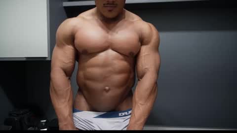 Henri online show from March 7, 2026, 10:40 pm