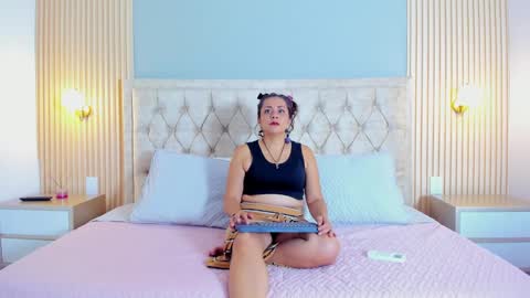 Hera  online show from September 22, 2025, 7:16 pm