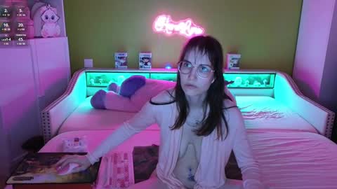 HeraLuna  online show from February 13, 2025, 10:54 pm